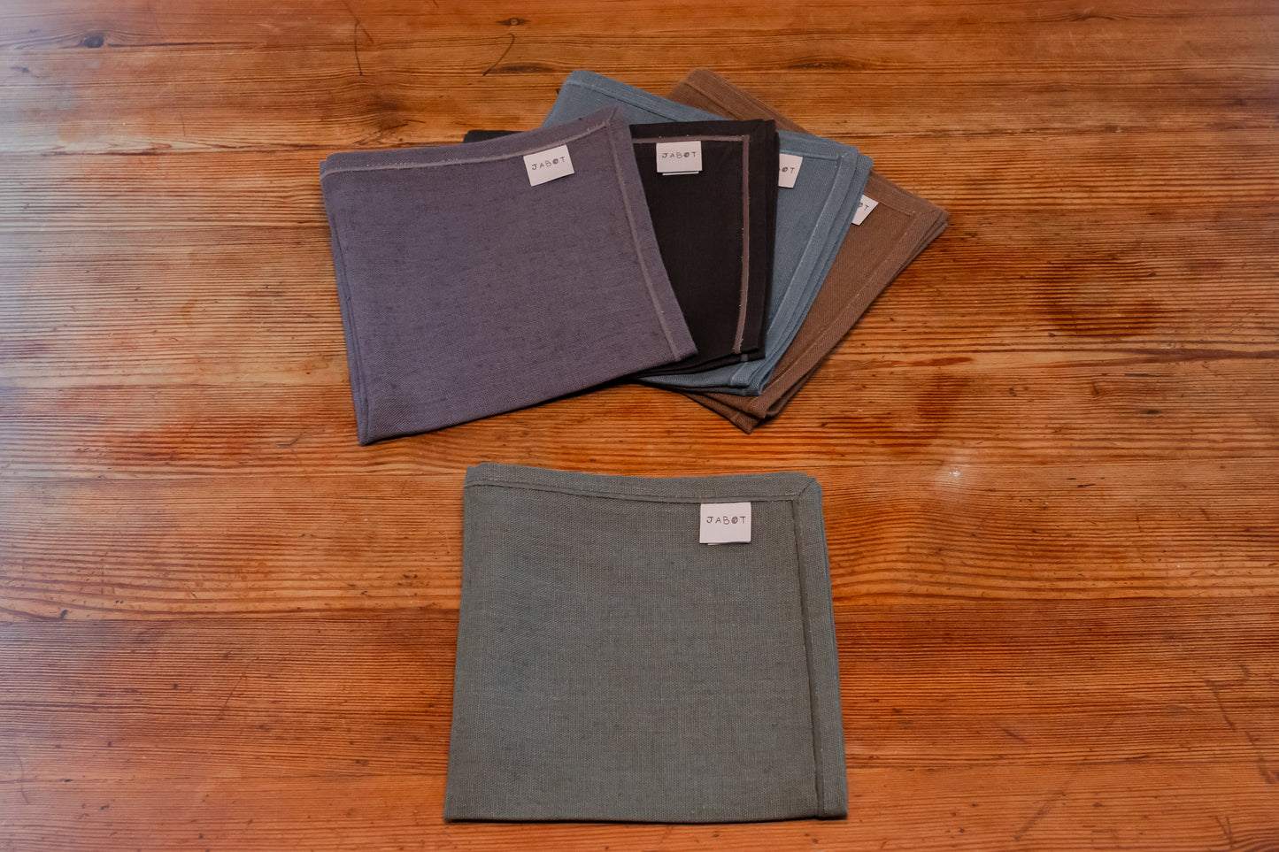 Tovagliolo salvia in puro lino con cucitura