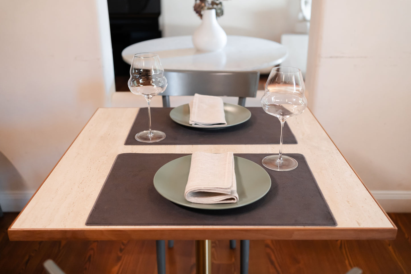 Tovagliolo unito ecrù in puro lino con cucitura