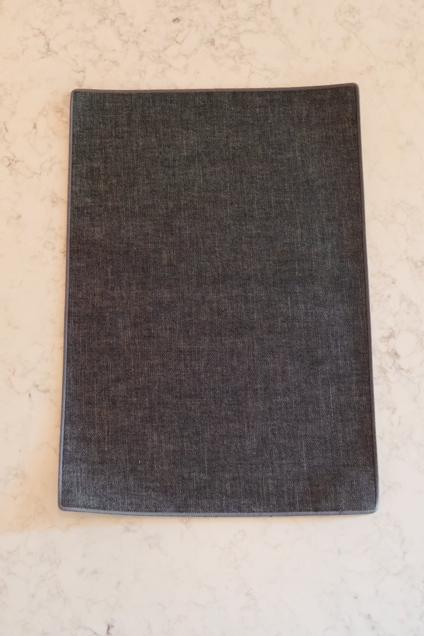 Tovaglietta in denim nero lavato