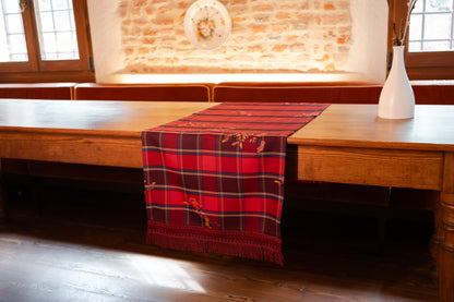 Runner in light tartan fabric with fringe