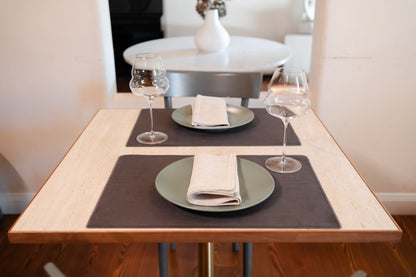 Tovagliolo unito ecrù in puro lino con cucitura