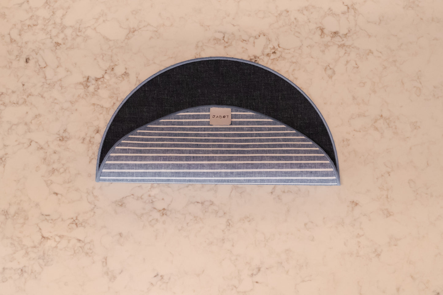 Sottopiatto in denim e lino con bordatura azzurra