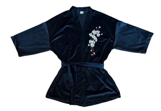 Kimono lunghezza media in velluto con ricamo