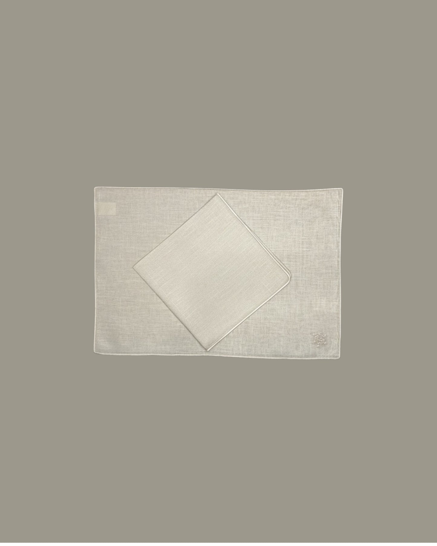 Tovaglietta in lino con tartaruga ricamata canapa