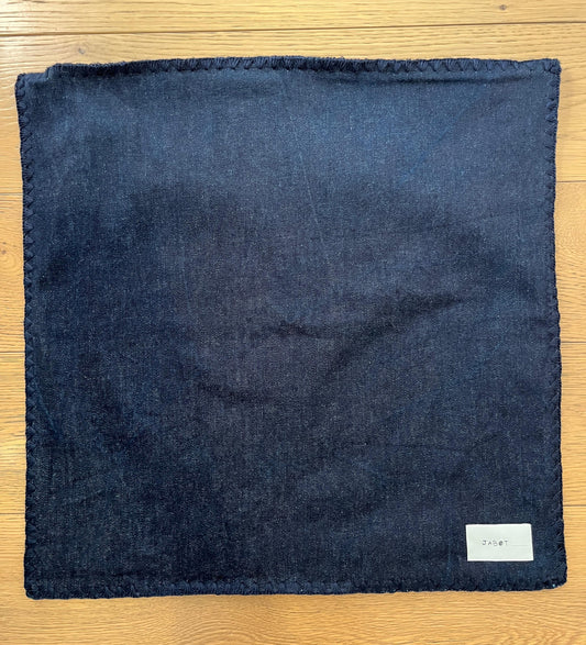 Federa cuscino in denime bordo ricamato