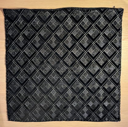 Federa cuscino in velluto nero e bordo ricamato
